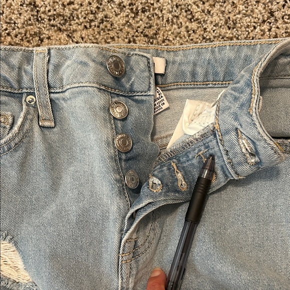 Forever 21 women’s Light Denim Jeans size 24 EUC - Picture 5 of 6